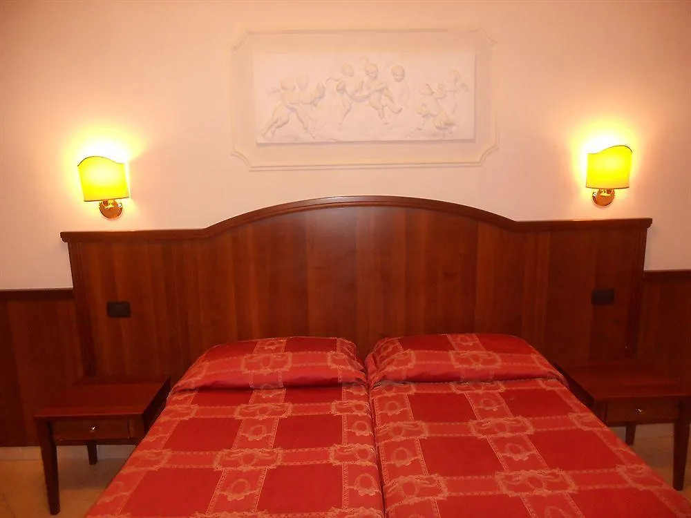 Nakissa Inn Рим
